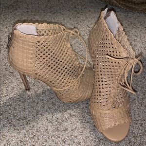 Jessica Simpson heels